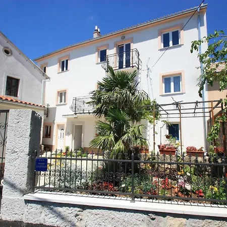 Apartment Brnic 2 *